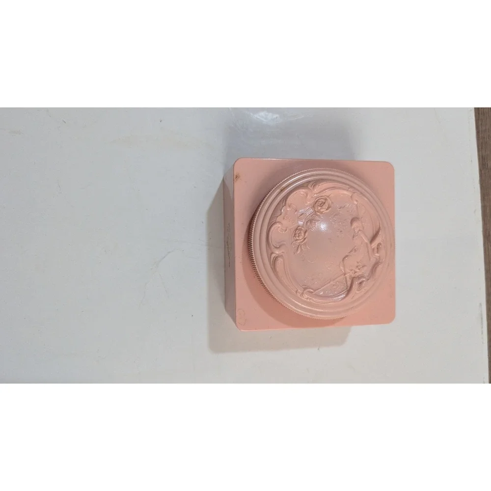 Vintage Evyan Pink Powder Box Embossed Lid Vanity‎ Collectible